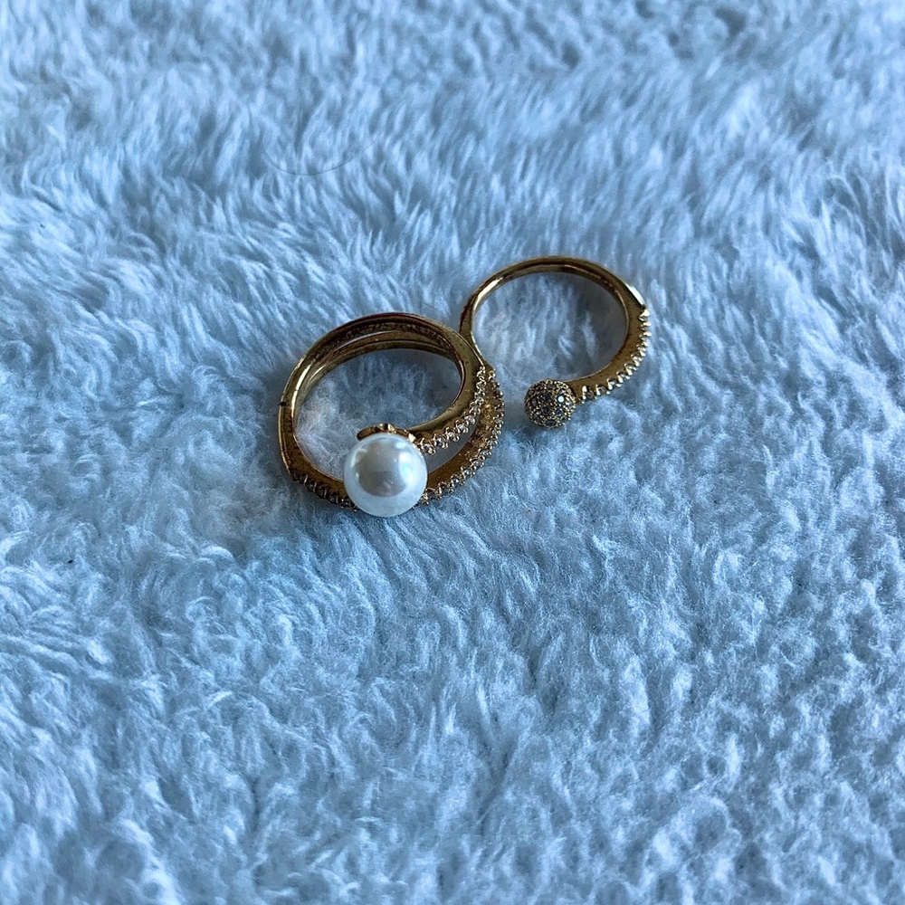 Beautiful Connected Costume Jewelry Rings - Picture 3 of 3